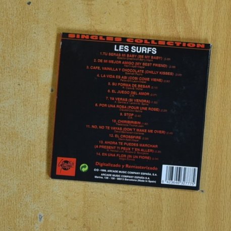 LES SURFS - EN ESPAÑOL - CD