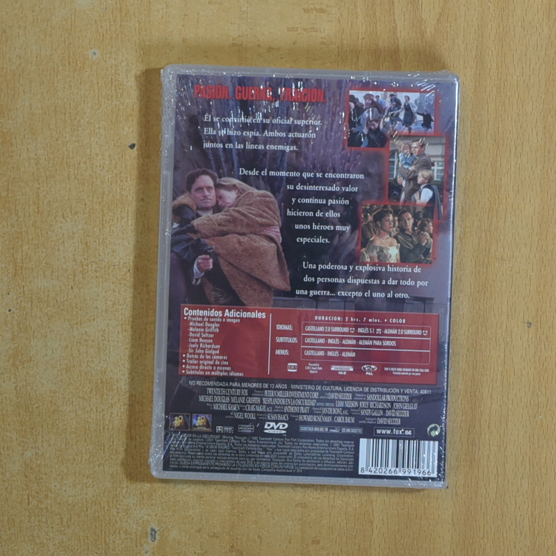 RESPLANDOR EN LA OSCURIDAD - DVD