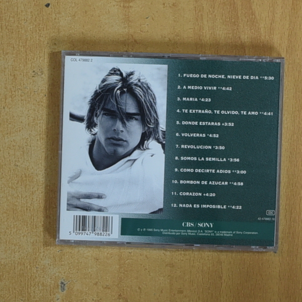 RICKY MARTIN - A MEDIO VIVIR - CD