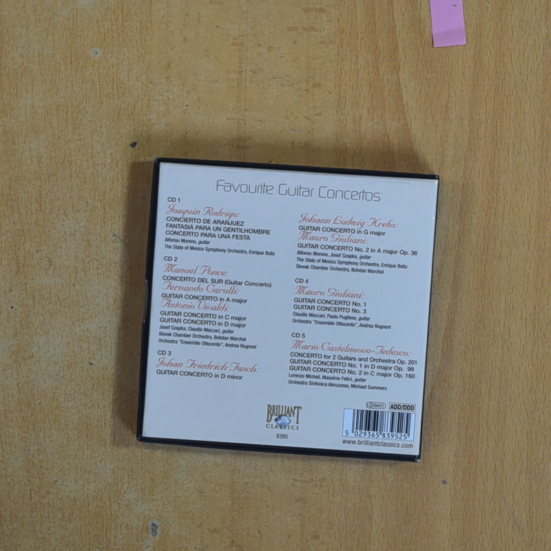 VARIOS - FAVOURITE GUITAR CONCERTOS - CD