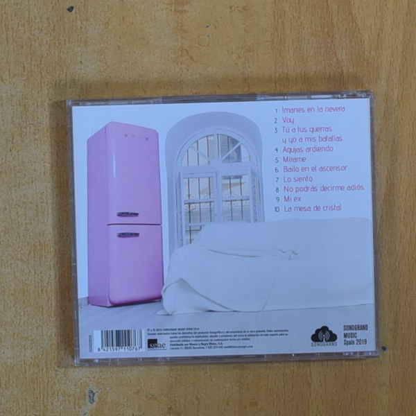 ELLA BAILA SOLA - IMANES EN LA NEVERA - CD