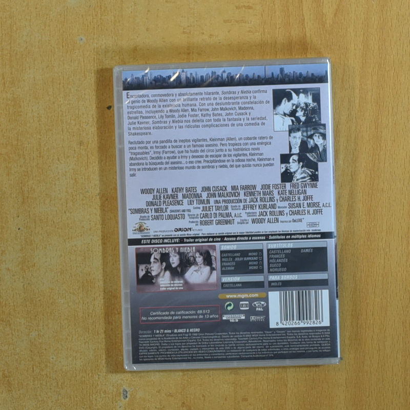 SOMBRAS Y NIEBLA - DVD