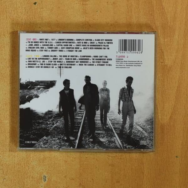 CLASH - THE ESSENTIAL - CD