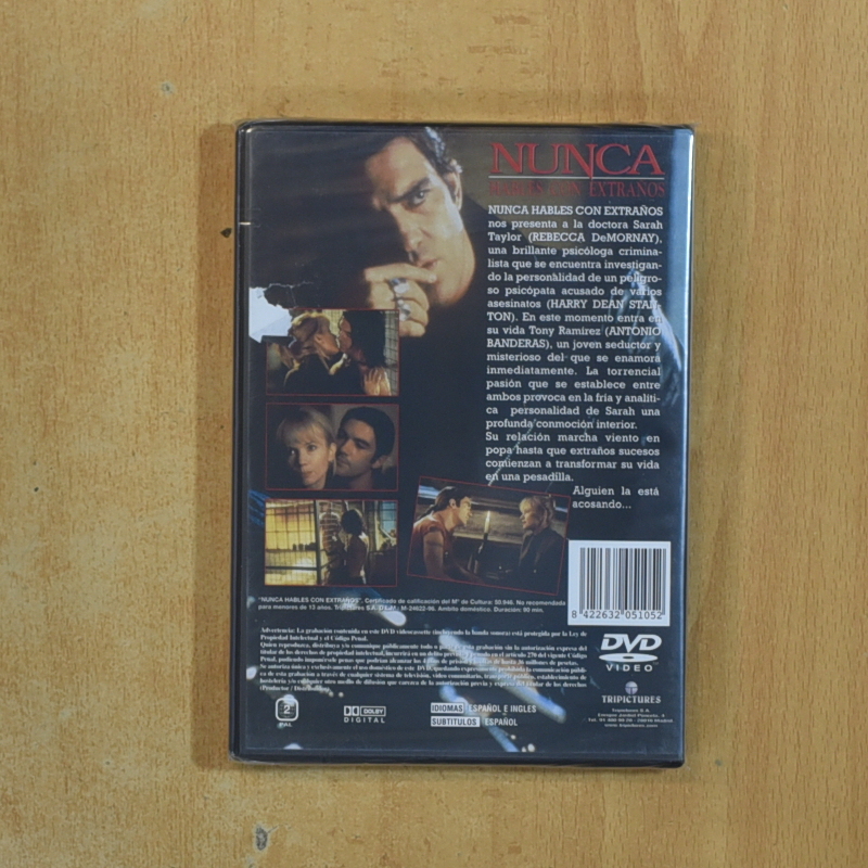 NUNCA HABLES CON EXTRAÑOS - DVD