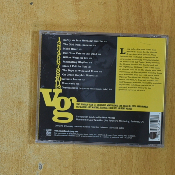 VINCE GUARALDI - ESSENTIAL STANDARDS - CD