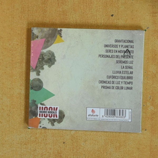 TRIANGULO INVERSO - SERES EN  MOVIMIENTO - CD