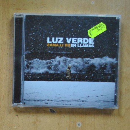 LUZ VERDE - EN LLAMAS - CD