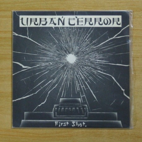 [1024392] URBAN TERROR - FIRST SHOT - EP