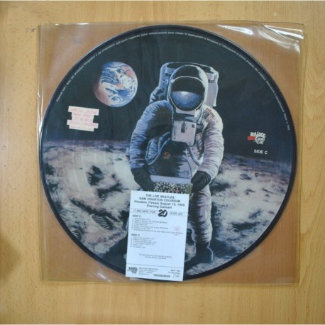 THE BEATLES - THE LIVE BEATLES SAM HOUSTON COLISEUM - 2 PICTURE