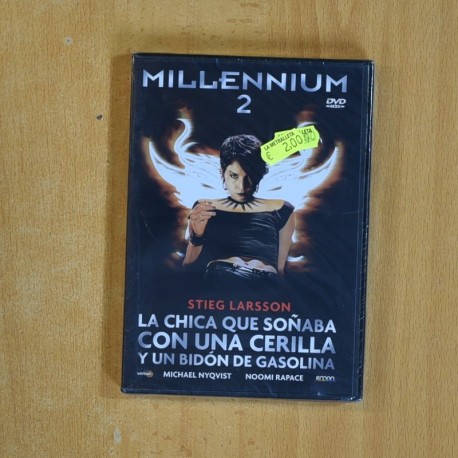 LA CHICA QUE SOÑABA CON UNA CERILLA Y UN BIDON DE GASOLINA - DVD