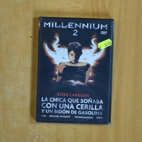 LA CHICA QUE SOÑABA CON UNA CERILLA Y UN BIDON DE GASOLINA - DVD