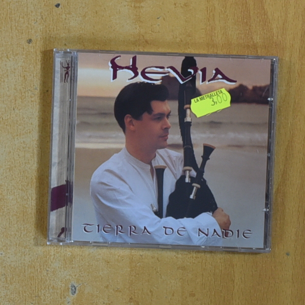 HEVIA - TIERRA DE NADIE - CD