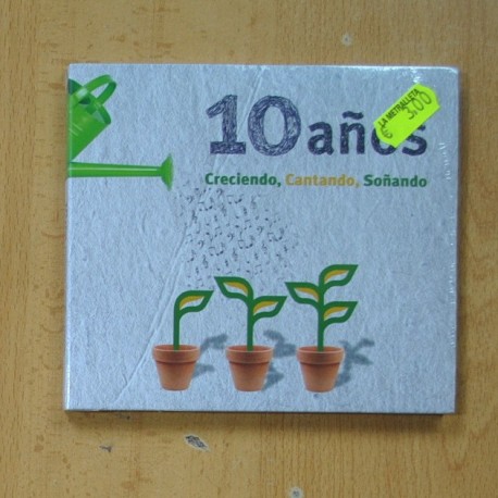 VARIOS - 10 AÑOS CRECIENDO, CANTANDO, SOÑANDO - CD